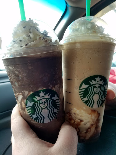 Coffee Shop «Starbucks», reviews and photos, 40 N Williams St a, Crystal Lake, IL 60014, USA