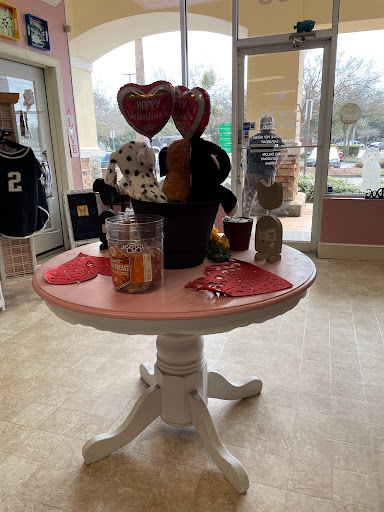 Pet Groomer «Furry Tails Pet Grooming», reviews and photos, 865 Cypress Pkwy, Poinciana, FL 34759, USA