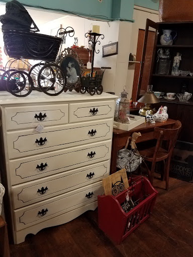 Antique Store «Rancho Coop», reviews and photos, 5685 Main St, Oakley, CA 94561, USA