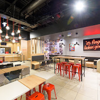 Atmosphère du Restaurant KFC Rosny 2 à Rosny-sous-Bois - n°7