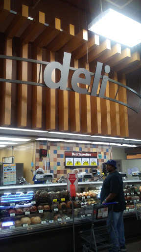 Grocery Store «Kroger», reviews and photos, 4777 Kenard Ave, Cincinnati, OH 45232, USA