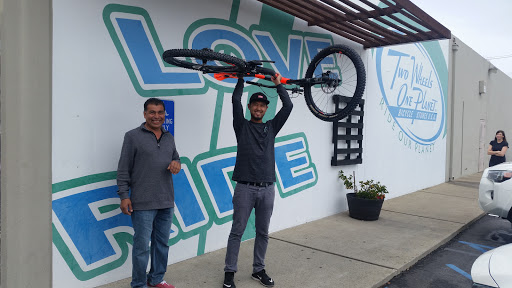 Bicycle Store «Two Wheels One Planet Bicycle Store», reviews and photos, 420 E 17th St, Costa Mesa, CA 92627, USA
