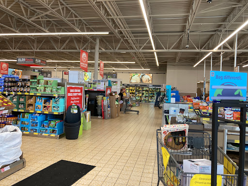 Supermarket «ALDI», reviews and photos, 801 Interstate Dr, Champaign, IL 61822, USA