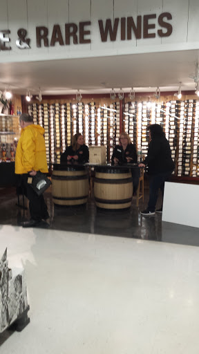 Liquor Store «Yankee Spirits», reviews and photos, 376 Main St, Sturbridge, MA 01566, USA