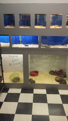 Pet Supply Store «Pets Plus», reviews and photos, 6419 University Ave, Lubbock, TX 79413, USA