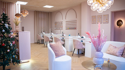Nuraa nails & beauty lounge
