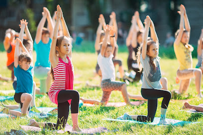 Logo da empresa - Pequenos Yogis