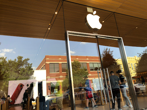 Computer Store «Apple Southlake Town Square», reviews and photos, 260 Grand Ave, Southlake, TX 76092, USA