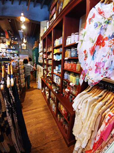 American Restaurant «Cracker Barrel Old Country Store», reviews and photos, 2003 Eatonton Rd, Madison, GA 30650, USA