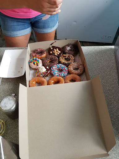 Donut Shop «Top That! Donuts», reviews and photos, 210 Ocean Ave, Point Pleasant Beach, NJ 08742, USA