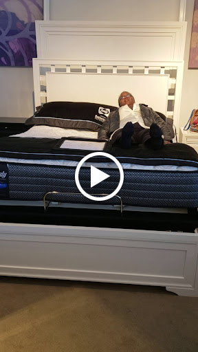 Furniture Store «Rooms To Go Furniture Store - Port Richey», reviews and photos, 9500 Scenic Dr, Port Richey, FL 34668, USA