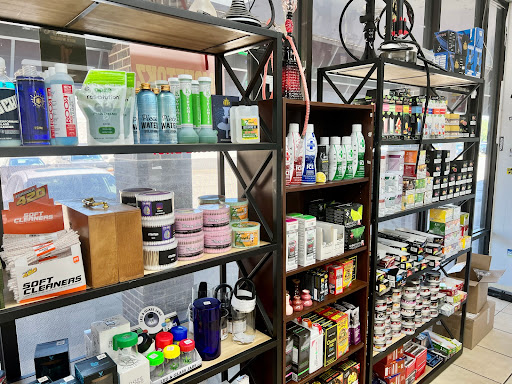 Tobacco Shop «Smoke Tokz Head Shop KC», reviews and photos, 1263 W 103rd St, Kansas City, MO 64114, USA