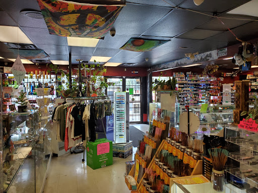 Vaporizer Store «Payless Tobacco and Vape Shop - Smoke & Pipe Shop - Kratom Shop», reviews and photos, 6385 Wadsworth Blvd, Arvada, CO 80003, USA