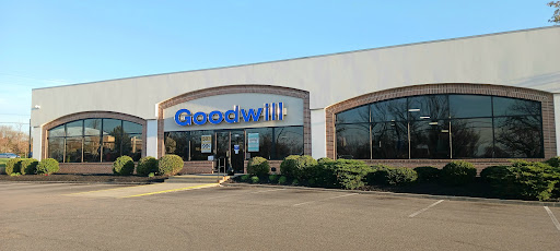 Goodwill Store & Donation Center, 950 Miamisburg Centerville Rd, Centerville, OH 45459, USA, 