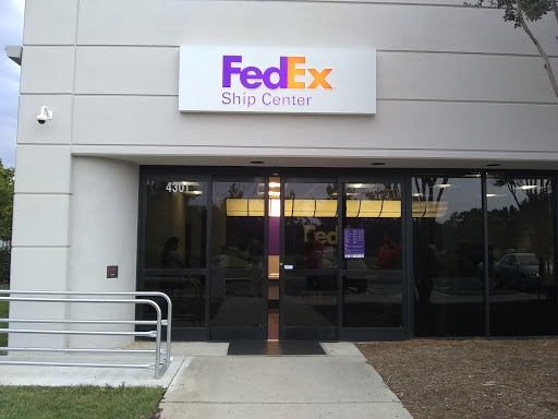 Shipping and Mailing Service «FedEx Ship Center», reviews and photos, 4301 Atlantic Ave, Raleigh, NC 27604, USA