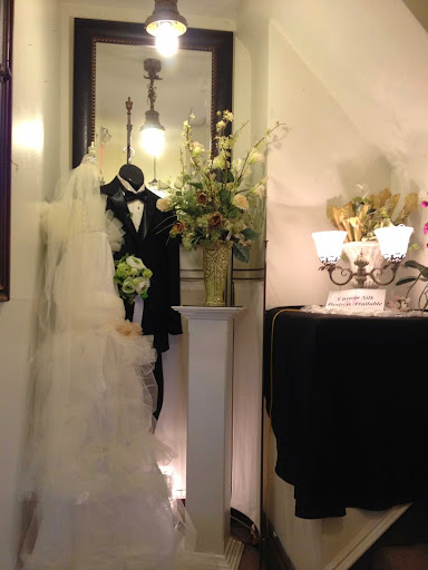 Florist «Hinsdale Flower Shop», reviews and photos, 17 W 1st St, Hinsdale, IL 60521, USA