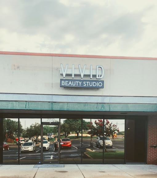 Vivid Beauty Studio 74012