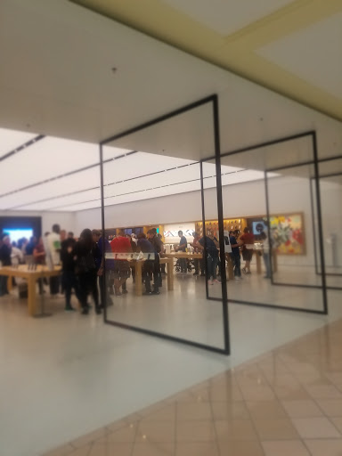 Computer Store «Apple Altamonte», reviews and photos, 451 E Altamonte Dr, Altamonte Springs, FL 32701, USA