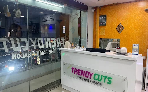 Annapurna Trendy cuts the family salon Smoothing’s and keratin image