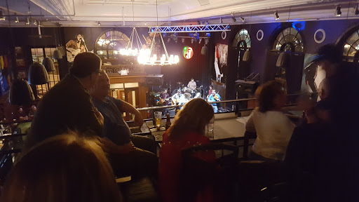 Bar & Grill «EvenFlow Music & Spirits», reviews and photos, 302 W State St, Geneva, IL 60134, USA