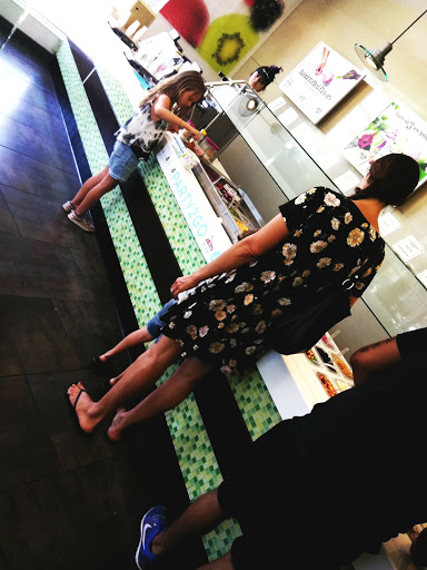 Frozen Yogurt Shop «Yogurtland Costa Mesa- Baker Street», reviews and photos, 1450 Baker St, Costa Mesa, CA 92626, USA