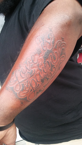 Tattoo Shop «Blu Gorilla Tattoo», reviews and photos, 1409 King St, Charleston, SC 29403, USA