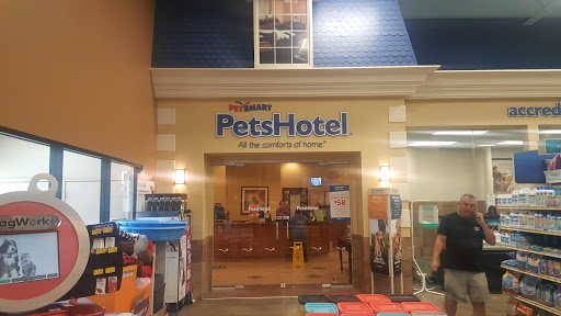 Pet Supply Store «PetSmart», reviews and photos, 11501 Metcalf Ave, Overland Park, KS 66210, USA