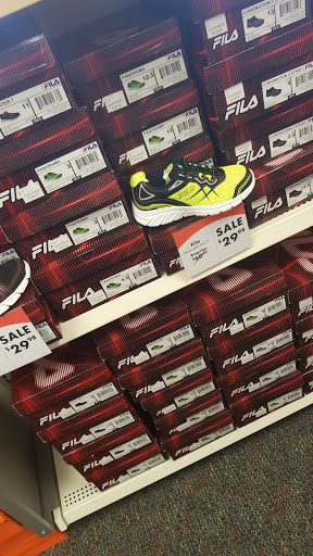 Shoe Store «Shoe Carnival», reviews and photos, 2530 W 94th St, Evergreen Park, IL 60805, USA