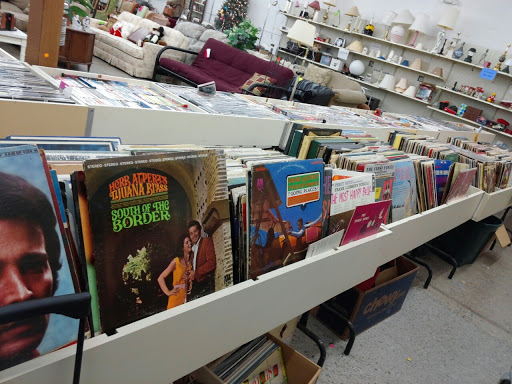 Thrift Store «St. Vincent de Paul Thrift Store», reviews and photos, 28720 Stephenson Hwy, Madison Heights, MI 48071, USA