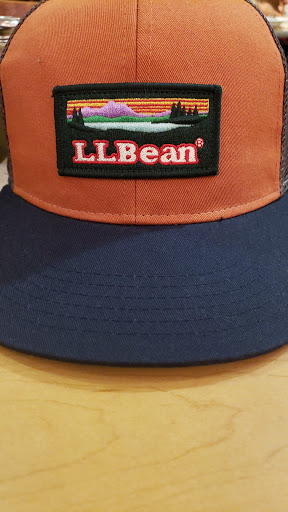 Clothing Store «L.L. Bean», reviews and photos, 1 Ridge Hill Boulevard, Yonkers, NY 10710, USA