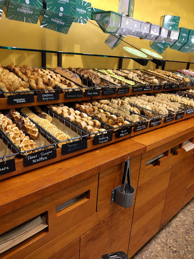 Grocery Store «Whole Foods Market», reviews and photos, 1555 W Lane Ave, Upper Arlington, OH 43221, USA