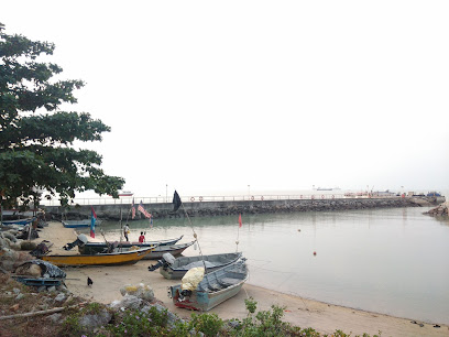 Jeti Pendaratan Ikan Nelayan Pantai Hailam Tanjong Kling Melaka