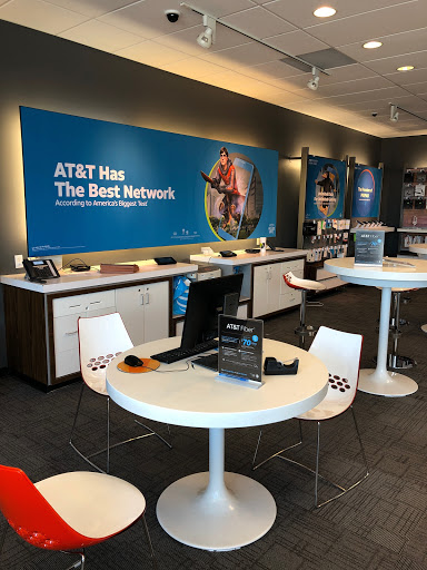 Cell Phone Store «AT&T», reviews and photos, 4015 Mill St, Kansas City, MO 64111, USA