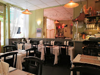 Atmosphère du Restaurant de spécialités perses Restaurant Téhéran à Paris - n°3