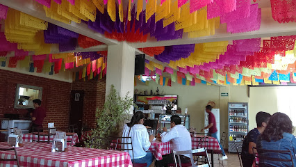 Azcatlmolli Restaurante - Av. Juárez 107-A, esquina con, C. la Noria, Apaxco de Ocampo, Méx., Mexico