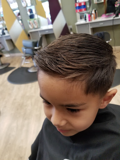 Hair Salon «Great Clips», reviews and photos, 5225 Canyon Crest Dr #35, Riverside, CA 92507, USA