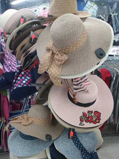 Department Store «Liberty Department Stores II», reviews and photos, 54-30 Myrtle Ave, Ridgewood, NY 11385, USA