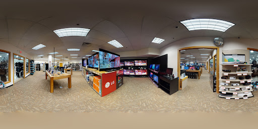 Electronics Store «Micro Center», reviews and photos, 550 Lancaster Ave, St Davids, PA 19087, USA