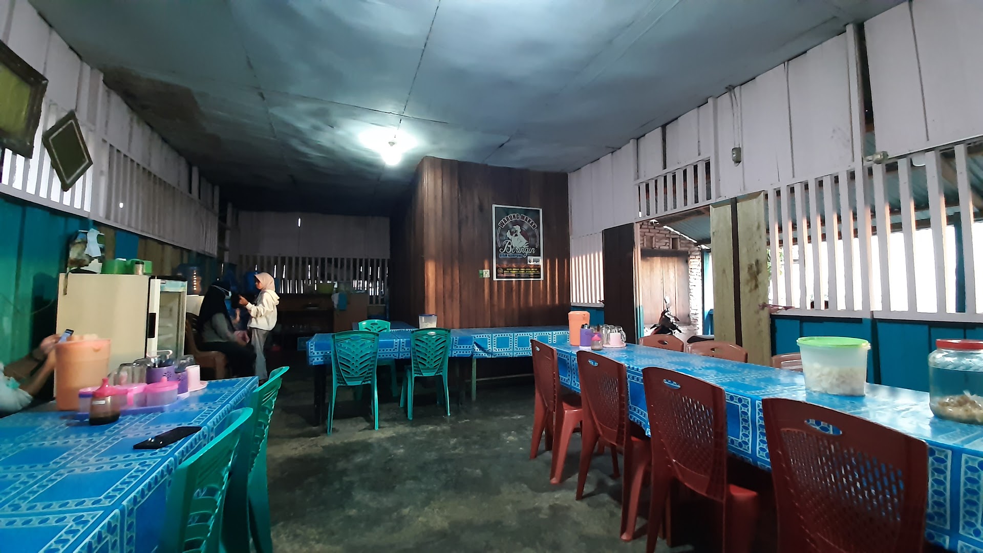 Warung Makan Beringin Ayam Kampung Photo