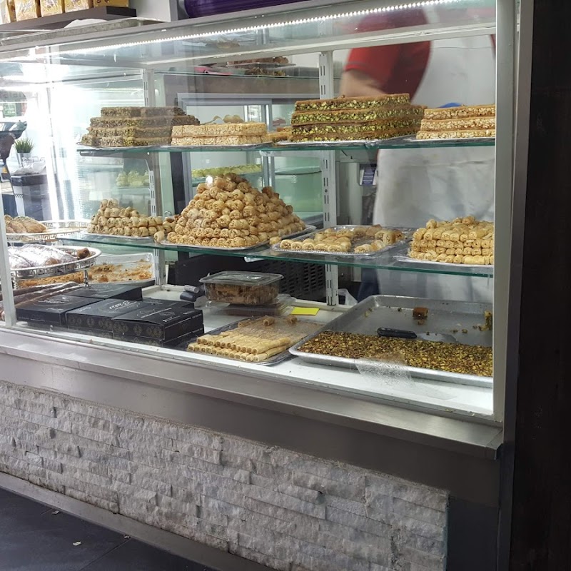 Zayn El Amier Patisserie/Lunchroom حلويات الأمير
