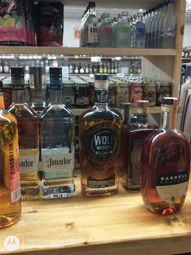 Liquor Store «Hillbilly Liquor & Wine», reviews and photos, 211 US-641, Camden, TN 38320, USA