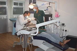 32 pearls dental clinic image