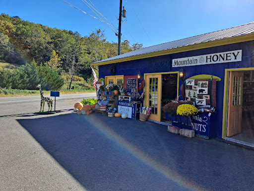 Gift Shop «Beech Spring Gift Shop», reviews and photos, 11600 Lee Hwy, Sperryville, VA 22740, USA