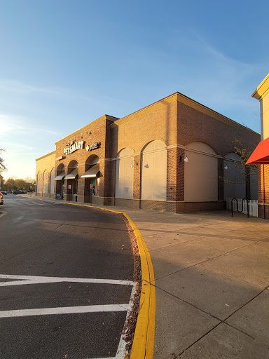 Pet Supply Store «PetSmart», reviews and photos, 625 W Crossville Rd, Roswell, GA 30075, USA
