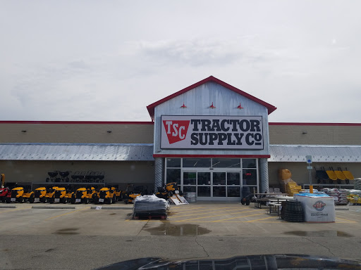 Home Improvement Store «Tractor Supply Co.», reviews and photos, 936 E Washington St, Winchester, IN 47394, USA