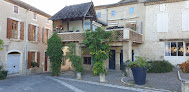 Maison de caractère, rénovée avec vue sur place du village Castelnau-Montratier-Sainte-Alauzie