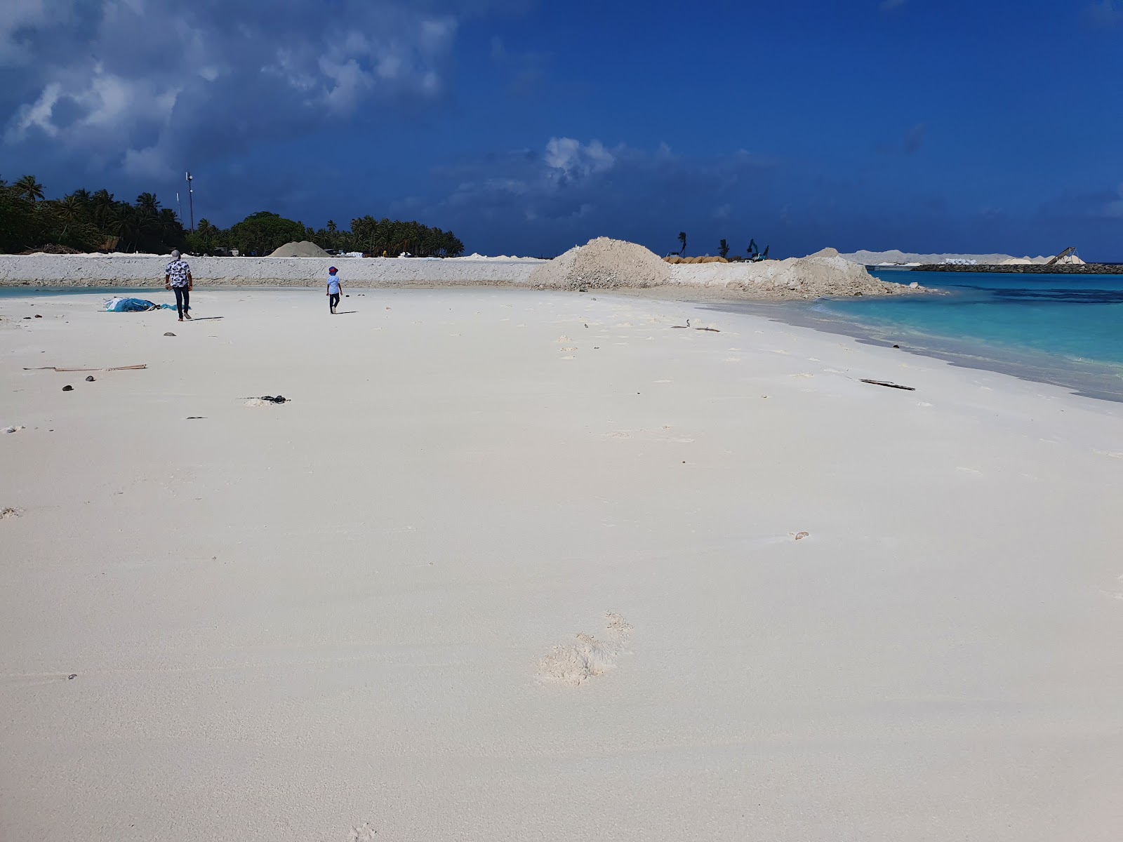 Fotografie cu Fulhadhoo Thundi Beach cu o suprafață de nisip alb