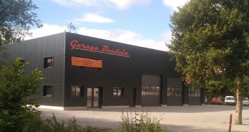 Photo 2 - Pièces détachées automobile St-Jean-Brévelay - ADHOC AUTOS