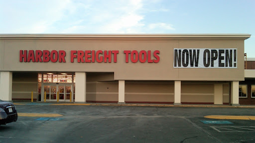Harbor Freight Tools, 50 Springer Dr, Bangor, ME 04401, USA, 