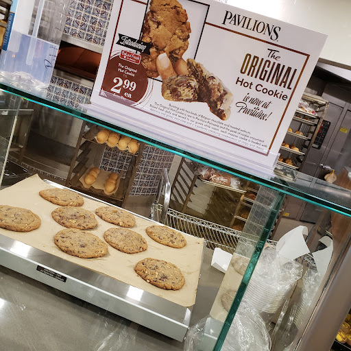 Shopping Mall «Villa Marina Marketplace Mall», reviews and photos, 13450 Maxella Ave # 240, Marina Del Rey, CA 90292, USA